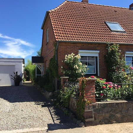 Holiday Home With Conservatory Dannau Exterior photo